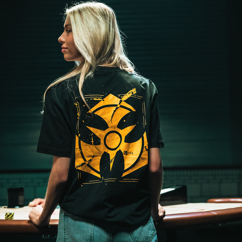 Dominator Play Your Cards T-shirt